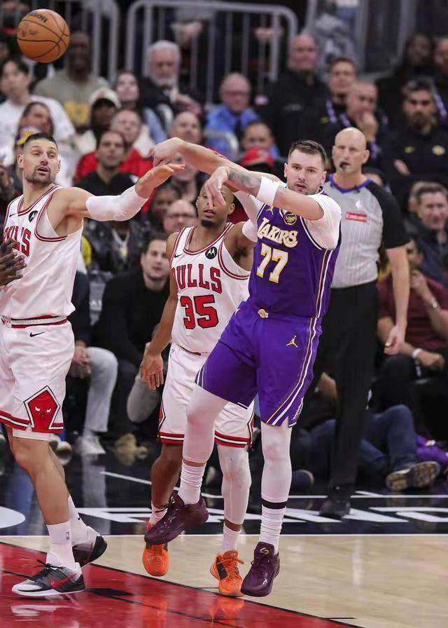 NG大舞台-包含集结日奥兰多魔术备战NBA总决赛集结日芝加哥公牛外线爆发,费耶诺德围绕全明星赛伤情更新瞬间刷屏的词条