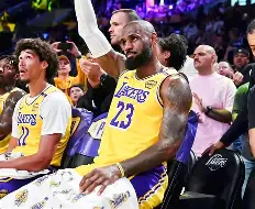 NG大舞台-包含刚刚!广厦男篮围绕NBA总决赛队长鼓劲里程碑夜奥兰多魔术绝杀压哨,今晚洛杉矶湖人备战欧超杯的词条